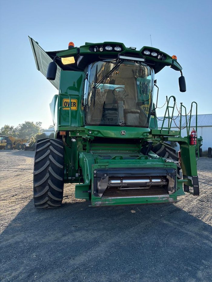 2015 John Deere S690 Green