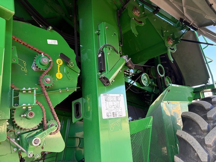 2015 John Deere S690 Green