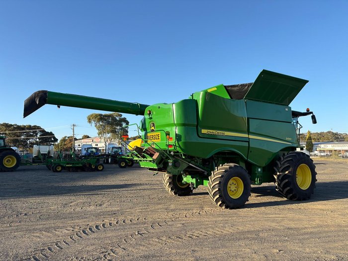 2015 John Deere S690 Green