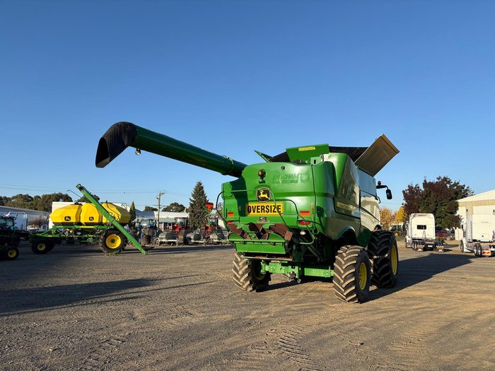 2015 John Deere S690 Green