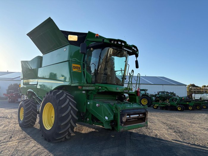 2015 John Deere S690 Green