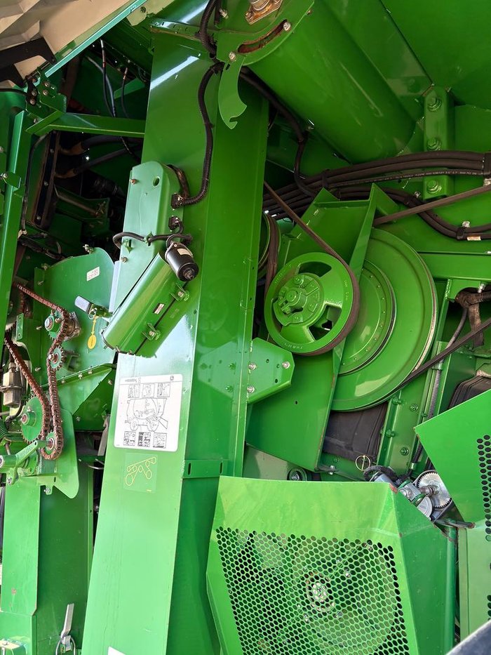 2015 John Deere S690 Green