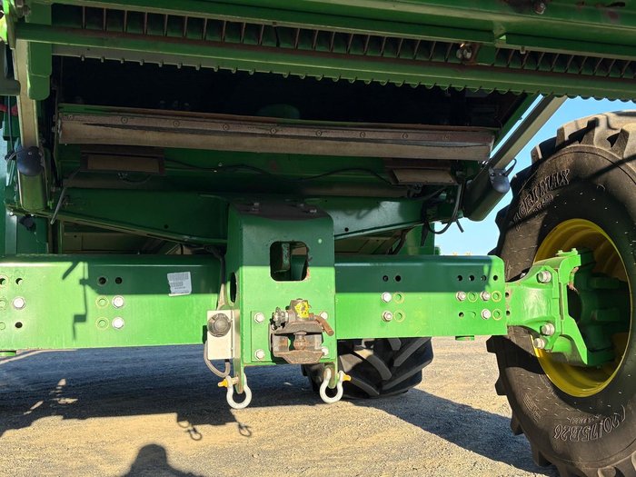 2015 John Deere S690 Green