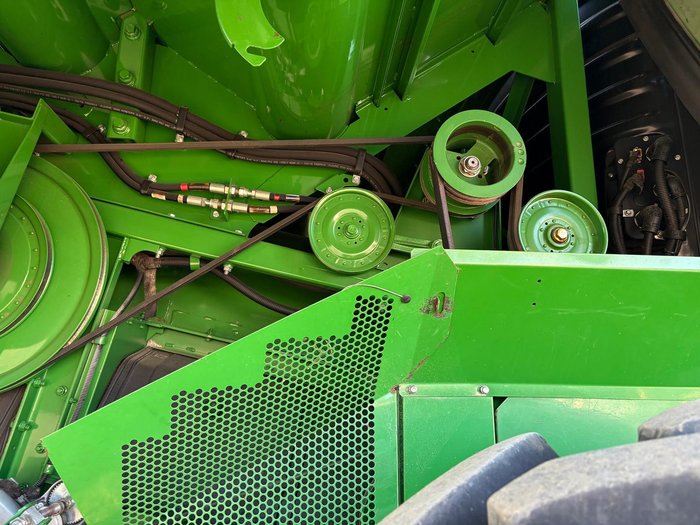2015 John Deere S690 Green