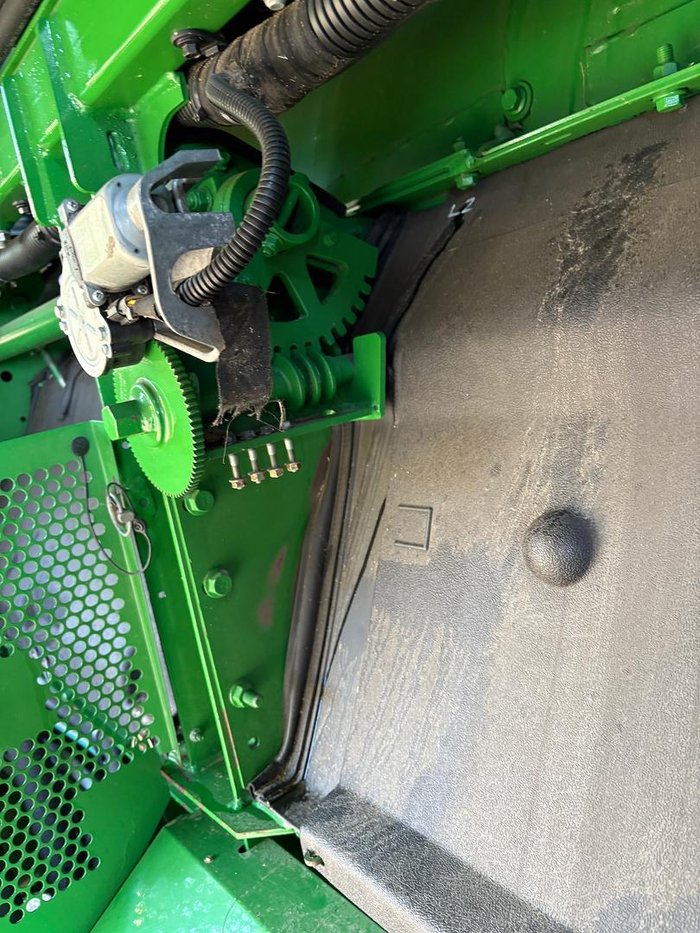2015 John Deere S690 Green