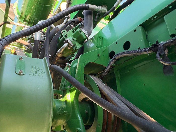 2015 John Deere S690 Green