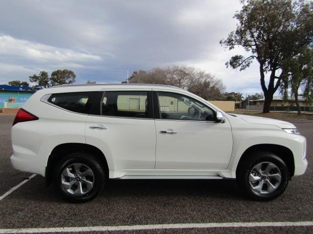 2025 Mitsubishi Pajero Sport GLX