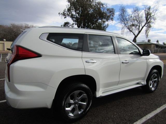 2025 Mitsubishi Pajero Sport GLX