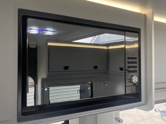 2025 JB Caravans 23'6 Dirt Road Xtreme Rear Club Save $12,365 Was $123,650