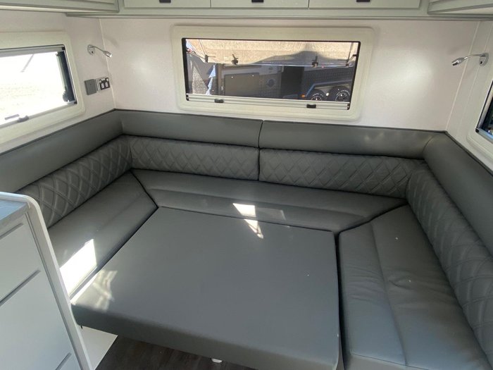 2025 JB Caravans 23'6 Dirt Road Xtreme Rear Club Save $12,365 Was $123,650