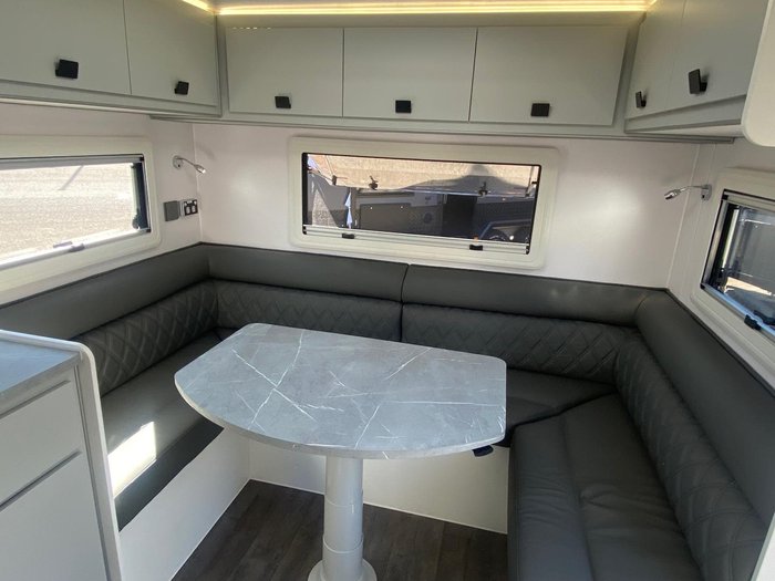 2025 JB Caravans 23'6 Dirt Road Xtreme Rear Club Save $12,365 Was $123,650
