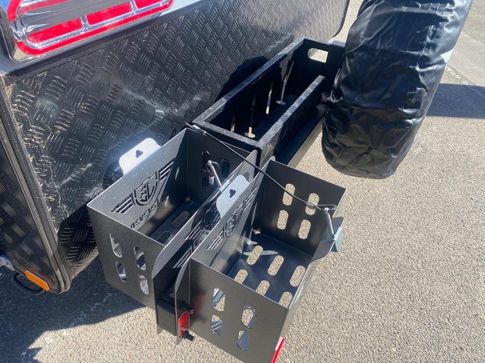 2025 JB Caravans 23'6 Dirt Road Xtreme Rear Club