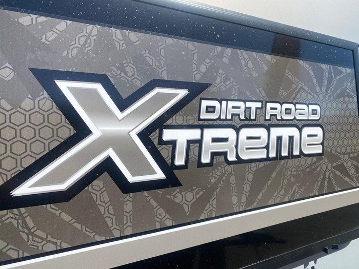 2025 JB Caravans 23'6 Dirt Road Xtreme Rear Club