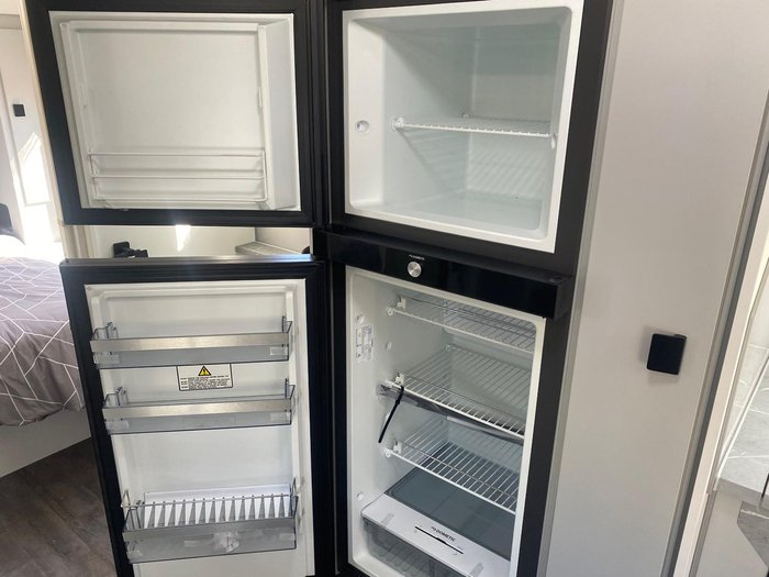 2025 JB Caravans 23'6 Dirt Road Xtreme Rear Club