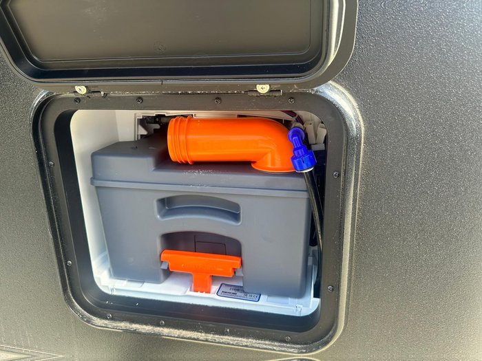 2025 JB Caravans Gator Hybrid 14'