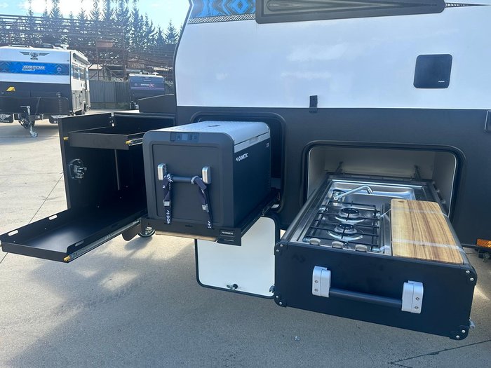 2025 JB Caravans Gator Hybrid 14'