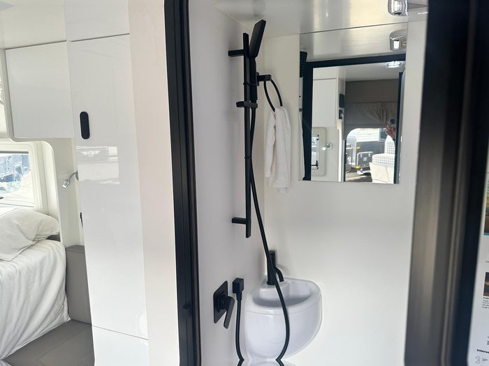 2025 JB Caravans Gator Hybrid 14'