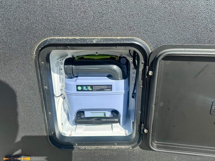 2025 JB Caravans Gator Hybrid 16'