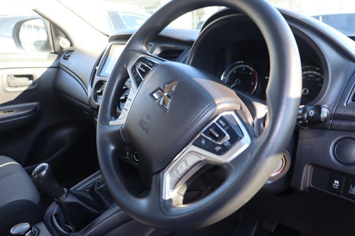 2022 Mitsubishi Triton GLX+