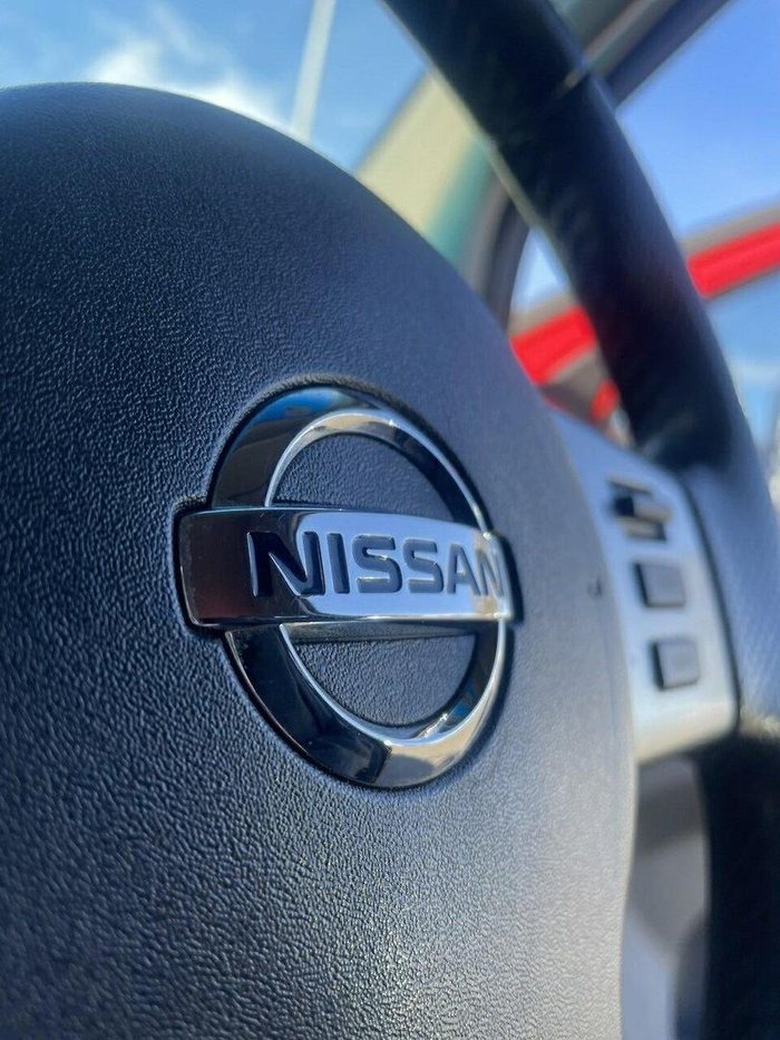 2013 Nissan Navara ST