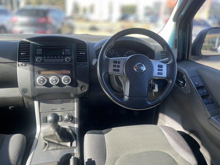 2013 Nissan Navara ST