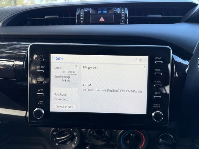 2024 Toyota Hilux SR