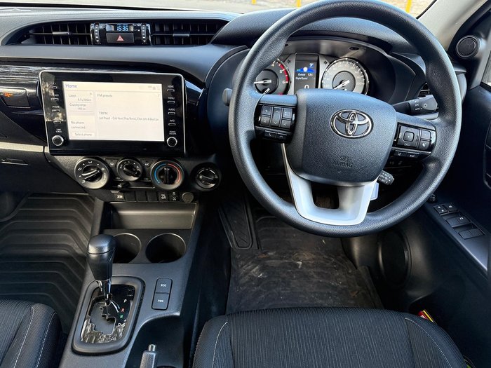 2024 Toyota Hilux SR