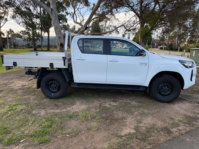 2024 Toyota Hilux SR
