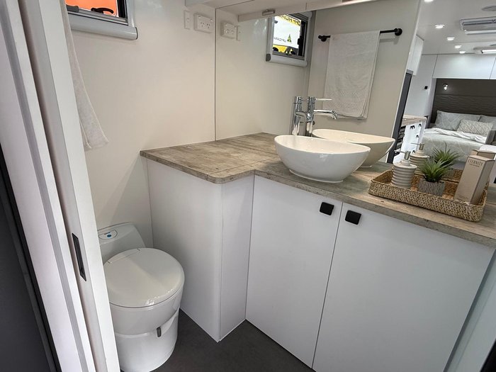 2025 Vivid Caravans Nomad