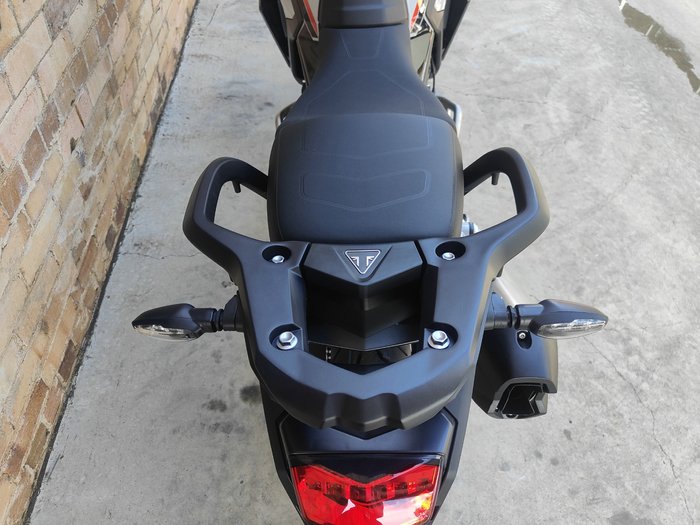 2025 TRIUMPH TIGER 900 RALLY PRO ROAD ASH GREY / INTENSE ORANGE