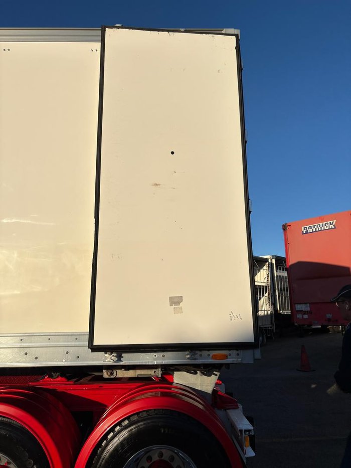 2016 Maxitrans St3 34 Pallet -18 Refrigerated B Double Double Stacker