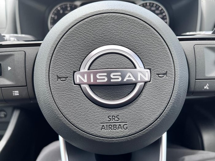 2025 Nissan X-TRAIL ST
