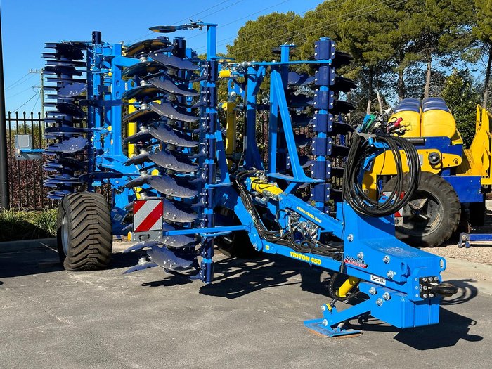 0 TRITON HEAVY 410PS COMBINATION DISC & TYNE CULTIVATOR BLUE