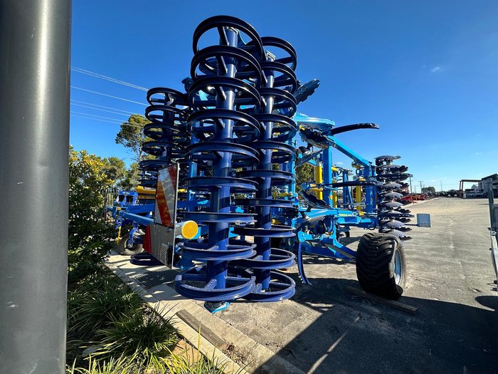 0 TRITON HEAVY 410PS COMBINATION DISC & TYNE CULTIVATOR BLUE