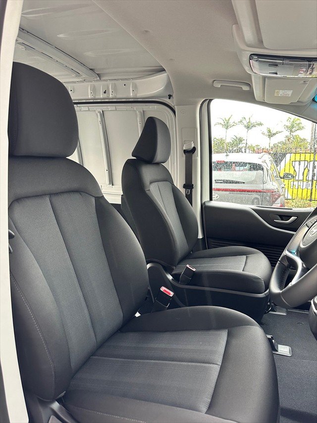 2024 Hyundai STARIA LOAD US4.V3 MY25 CREAMY WHITE