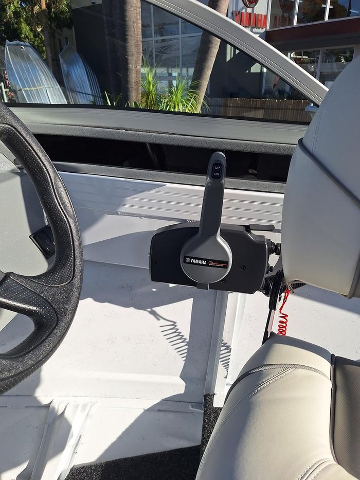 2025 QUINTREX 450 Fishabout