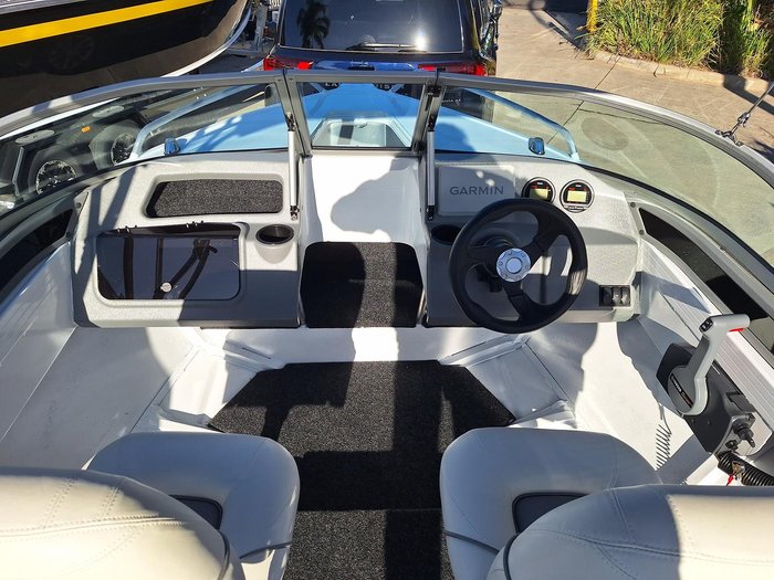 2025 QUINTREX 450 Fishabout