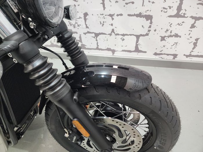 2025 Triumph Bonneville Bobber Bobber Black