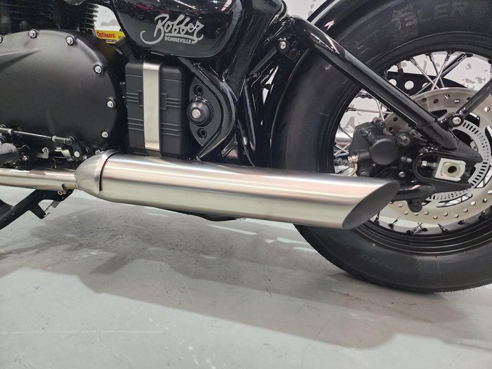 2025 Triumph Bonneville Bobber Bobber Black
