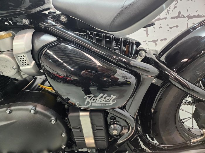 2025 Triumph Bonneville Bobber Bobber Black