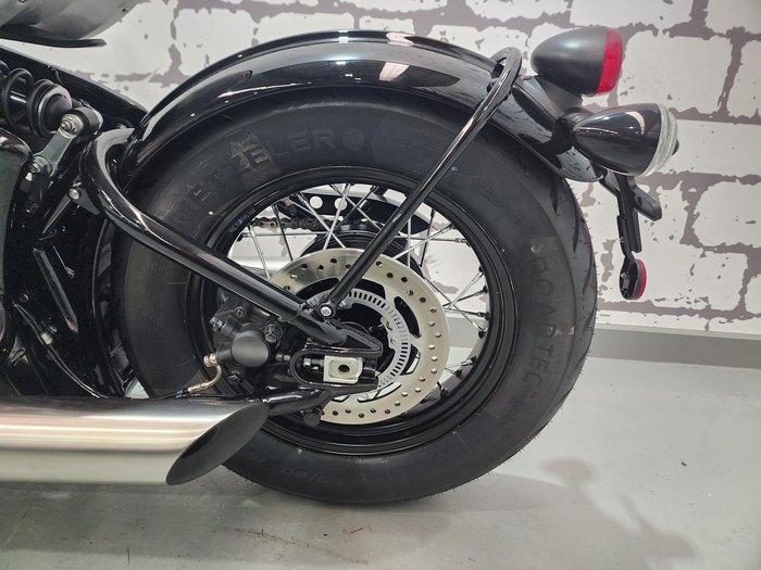 2025 Triumph Bonneville Bobber Bobber Black