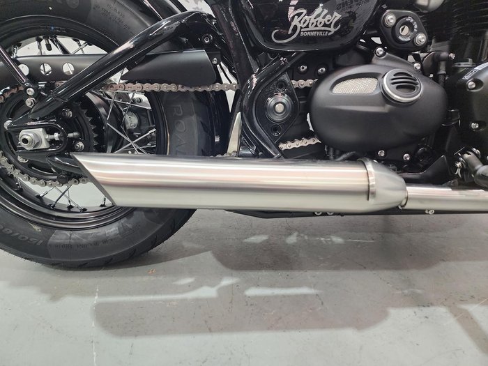 2025 Triumph Bonneville Bobber Bobber Black