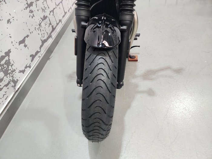 2025 Triumph Bonneville Bobber Bobber Black