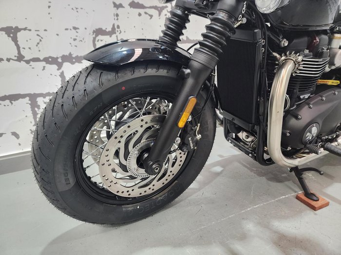 2025 Triumph Bonneville Bobber Bobber Black