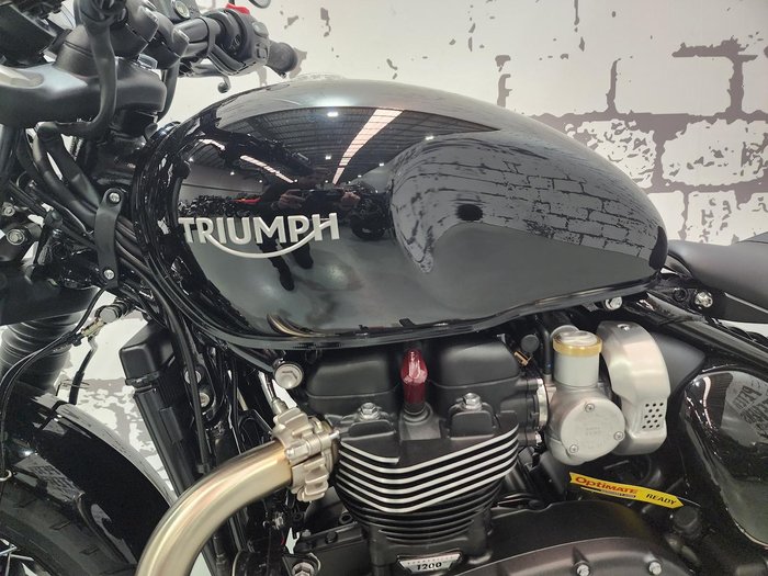 2025 Triumph Bonneville Bobber Bobber Black