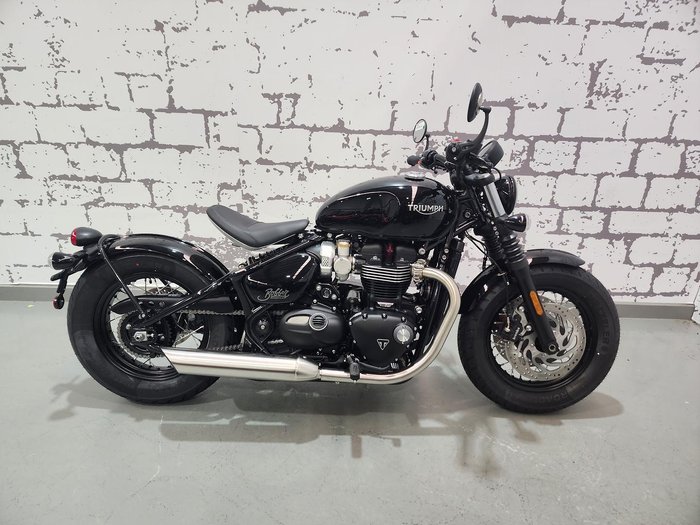 2025 Triumph Bonneville Bobber Bobber Black