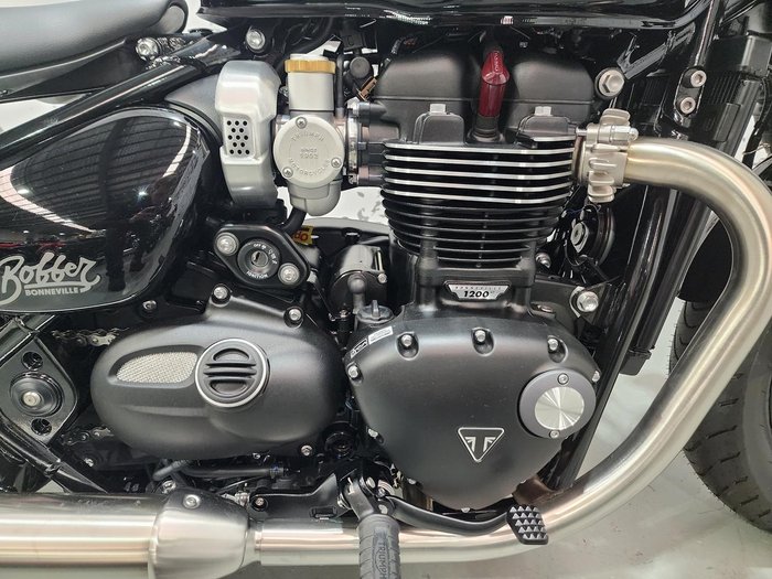 2025 Triumph Bonneville Bobber Bobber Black