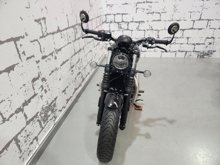 2025 Triumph Bonneville Bobber Bobber Black