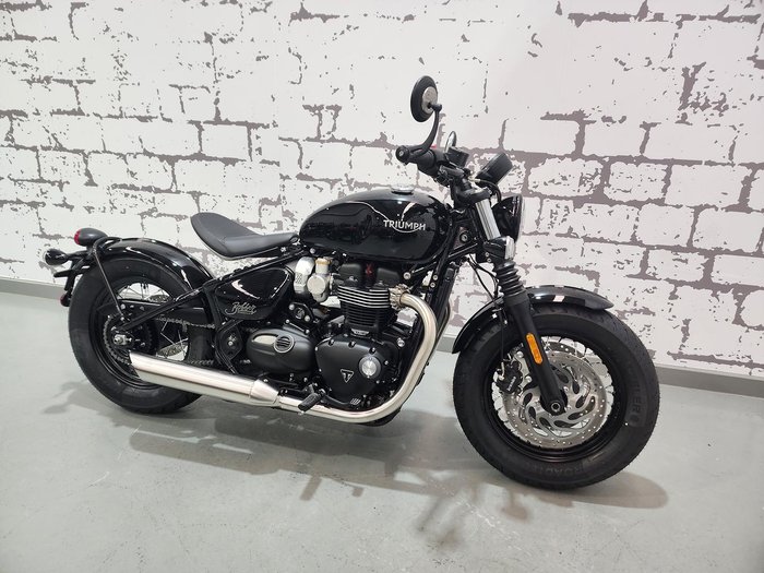 2025 Triumph Bonneville Bobber Bobber Black