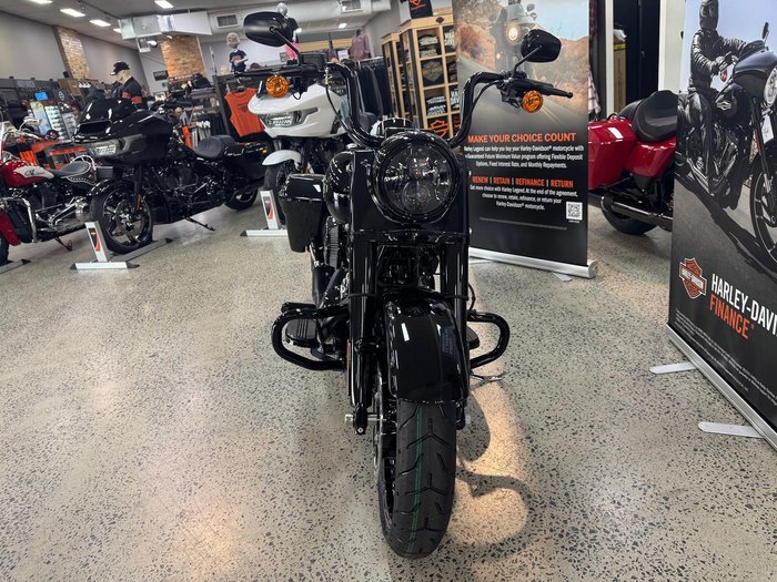 2025 Harley-Davidson Road King Special 114 (FLHRXS)